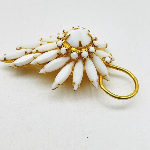 Vintage Milk Glass Flowering Vine Pin Gold Tone Daisy Coneflower Nature Garden - Picture 4 of 6